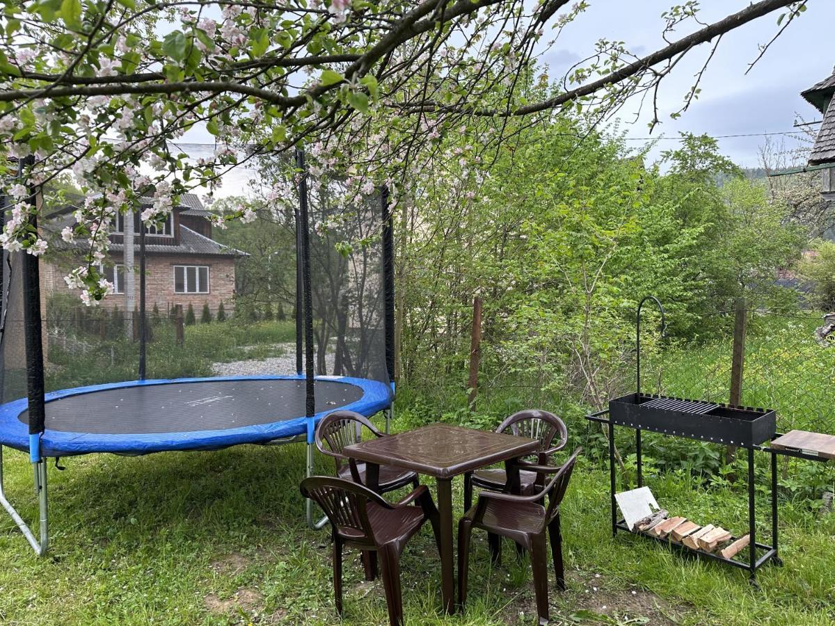 Carpathian Dream Apartments Yaremche Bagian luar foto